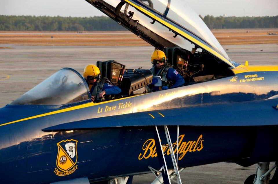 US Navy 101122-N-0092J-018 Lt. Dave Tickle, narrator for the U.S. Navy flight demonstration squadron, the Blue Angels, and Lt. Todd Royles, events