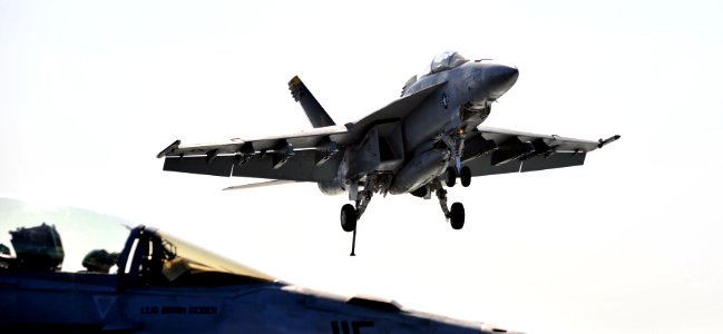 US Navy 101119-N-6003P-226 An F-A-18F Super Hornet assigned to the Swordsmen of Strike Fighter Squadron (VFA) 32 prepares to land aboard the aircra