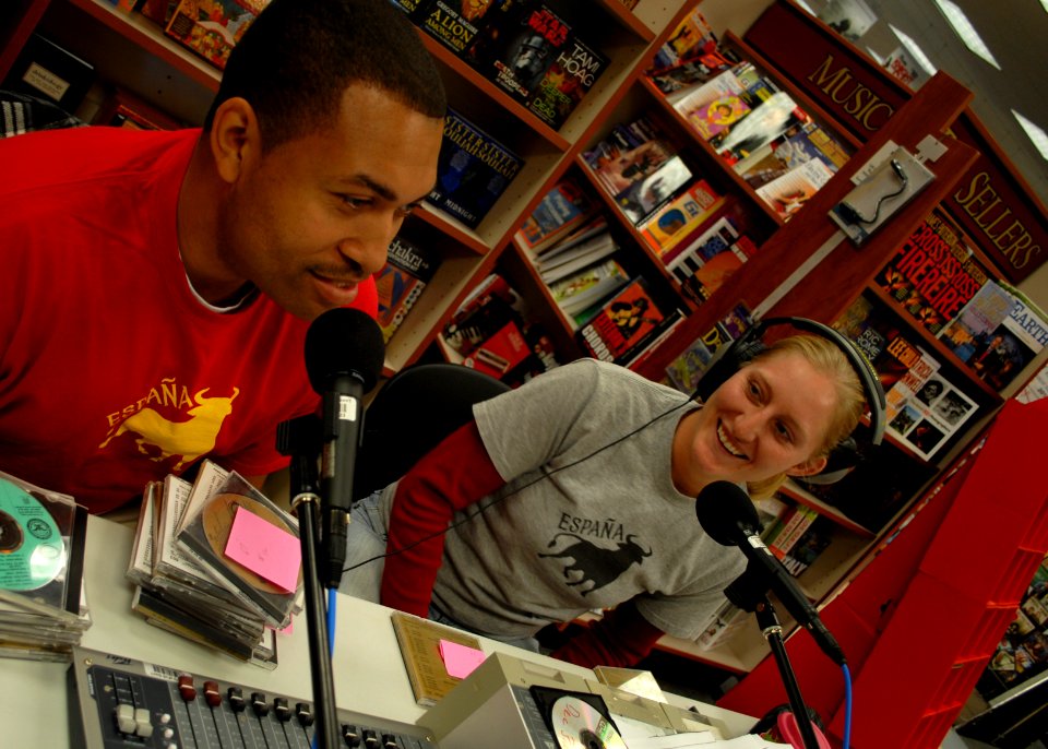 US Navy 101203-N-2456S-003 Mass Communication Specialist Seaman Apprentice Derric Cushman, left, and Marine Cpl. Amber Williams