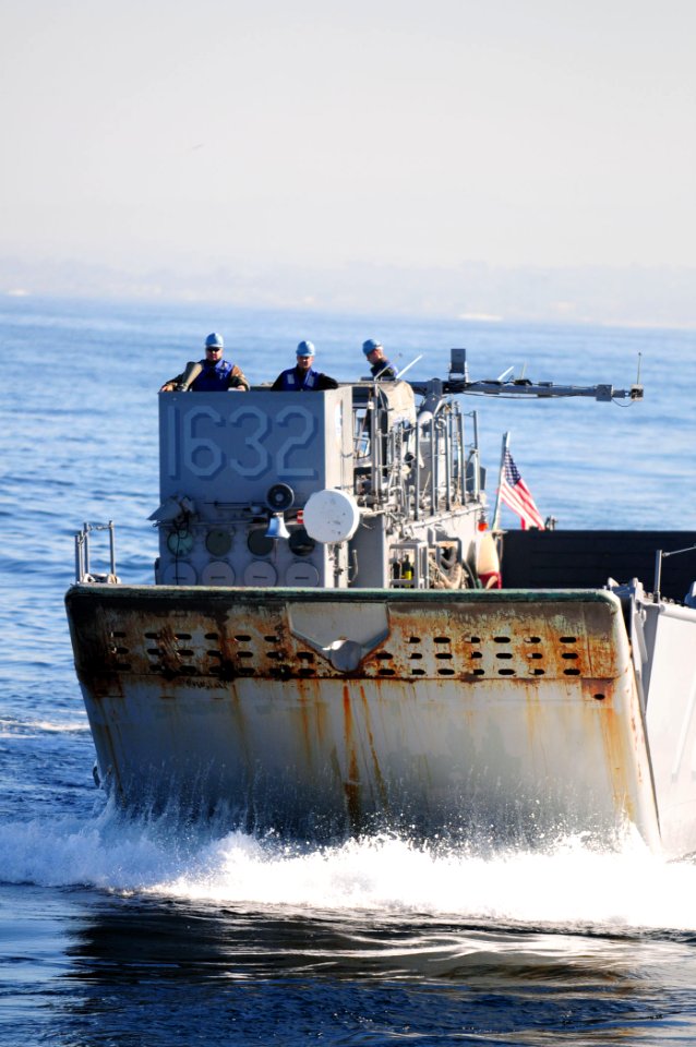 US Navy 101209-N-3659B-089 A landing craft utility approaches the well deck of USS Comstock (LSD 45)