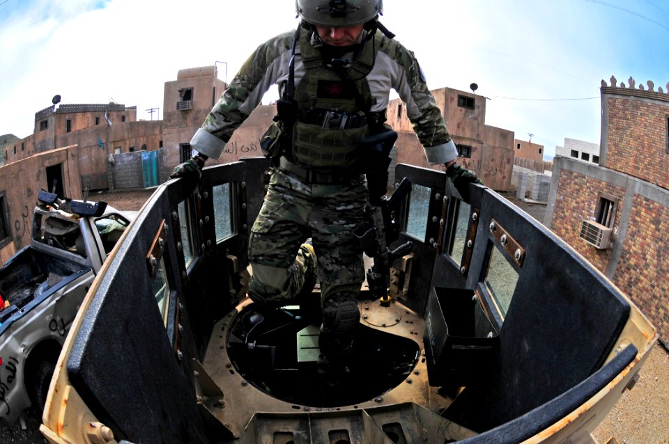 US Navy 101210-N-4044H-095 A Navy special warfare specialist (SEAL) assigned to Seal Team 17, a unit comprised of both active and reserve component