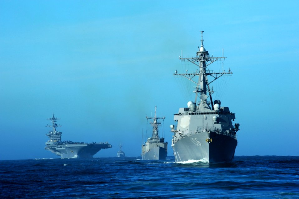 US Navy 101209-N-6006S-029 The guided-missile destroyer USS Stockdale (DDG 106), the guided-missile frigate USS Gary (FFG 51),