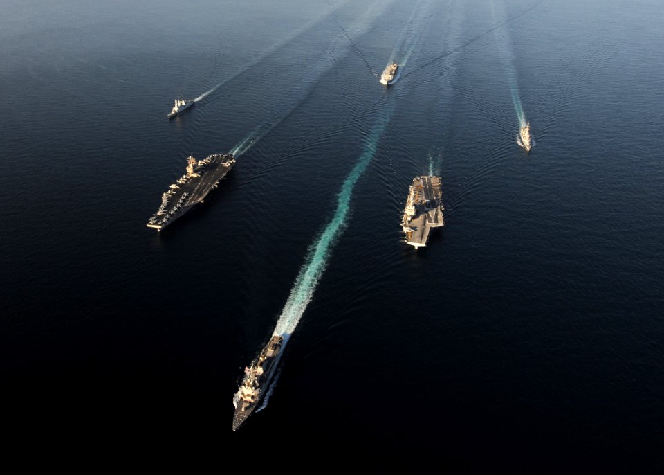 US Navy 101210-N-1261P-059 A formation of U.S. and French navy ships is underway in the Arabian Gulf