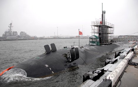 US Navy 101213-N-7705S-003 USS Montpelier (SSN 765) is piersside at Naval Station Norfolk as an early winter storm brings snow to the Hampton Roads