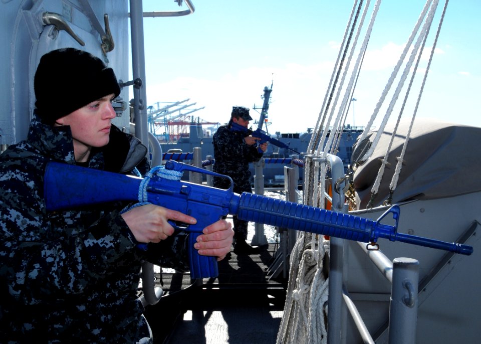 US Navy 110121-N-9793B-033 Sailors participate in a visit, board, search and seizure training exercise