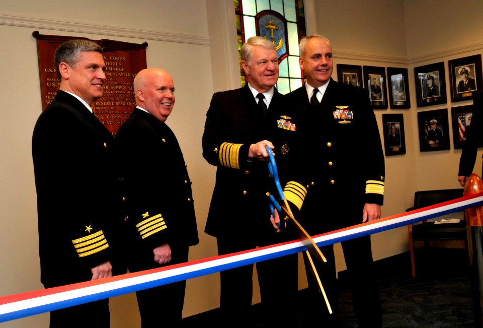 US Navy 110124-N-8273J-027 Capt. Joseph Voboril, left, Capt. Jim Davis, Chief of Naval Operations (CNO) Adm. Gary Roughead and Rear Adm. Mike Lyden