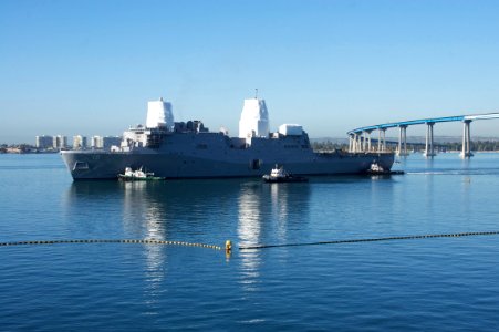 US Navy 110204-N-ZC343-540 USS New Orleans (LPD 18) departs dry-dock to return to Naval Base San Diego