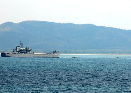 US Navy 110210-N-6692A-097 HTMS Surin (LST 722) participates in an amphibious raid with the Essex Amphibious Ready Group during Cobra Gold 2011