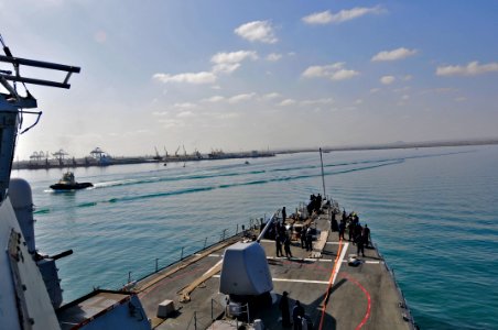 US Navy 110210-N-9811S-033 The Arleigh Burke-class guided-missile destroyer USS Barry (DDG 52) arrives in Djibouti