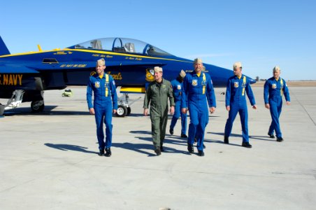 US Navy 110215-N-IR859-069 Vice Adm. Allen G. Myers, commander of U.S. Naval Air Forces, walks with members of the U.S. Navy flight demonstration s