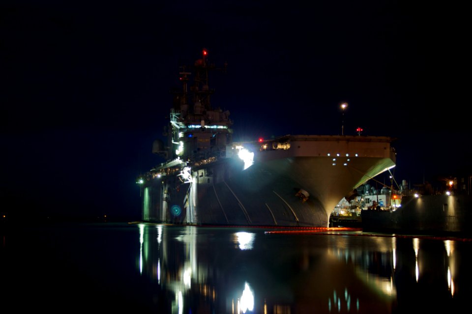 US Navy 110215-N-ZC343-006 The amphibious assault ship USS Peleliu (LHA 5) is moored at Naval Base San Diego