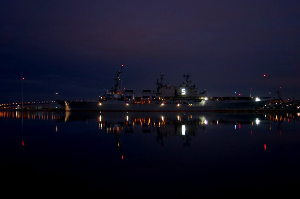 US Navy 110215-N-ZC343-017 USS John Paul Jones (DDG 53), front, and USS Peleliu (LHA 5) are moored at Naval Base San Diego