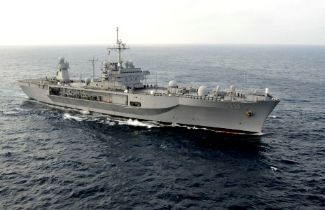 US Navy 110218-N-9094S-186 The U.S. 7th Fleet command ship USS Blue Ridge (LCC 19) is underway in the Pacific Ocean. Blue Ridge serves under Comman