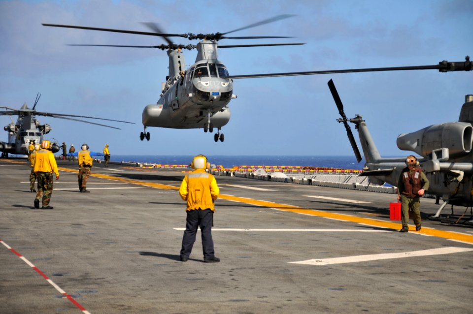 US Navy 110308-N-ZS026-029 A CH-46 Sea Knight helicopter lands aboard USS Boxer (LHD 4)