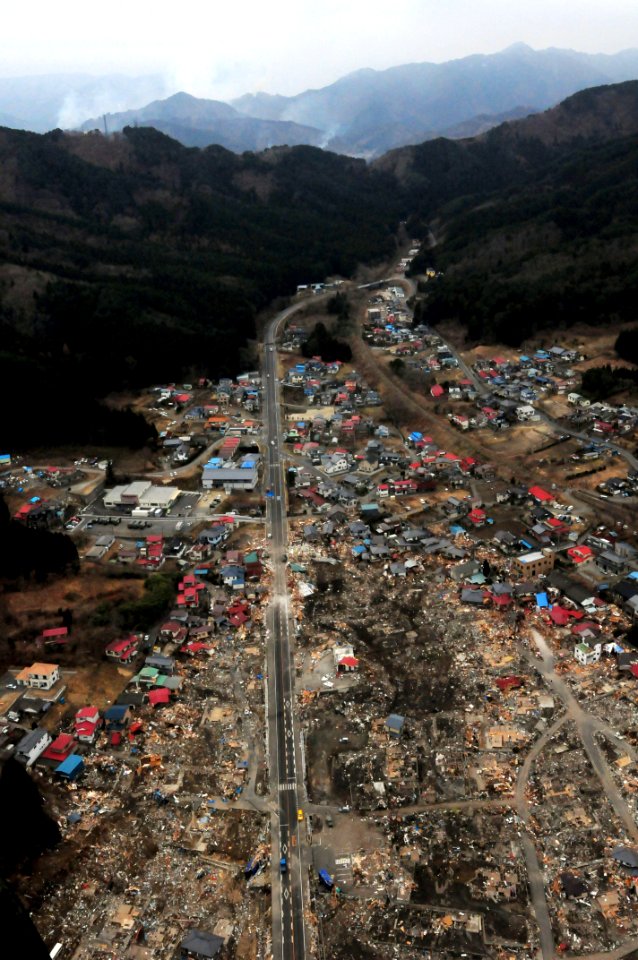 US Navy 110315-N-5503T-282 An aerial view of damage to Wakuya, Japan after a 9.0 magnitude earthquake and subsequent tsunami devastated the area in