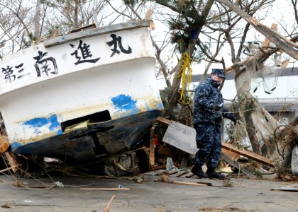 US Navy 110315-N-MU720-005 Aviation Electronics Technician 1st Class Steven Stone, from Daytona Beach, Fla., assigned to Naval Air Facility Misawa