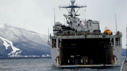 US Navy 110317-N-3185B-027 The amphibious dock landing ship USS Tortuga (LSD 46) is anchored near Mount Kamafuse