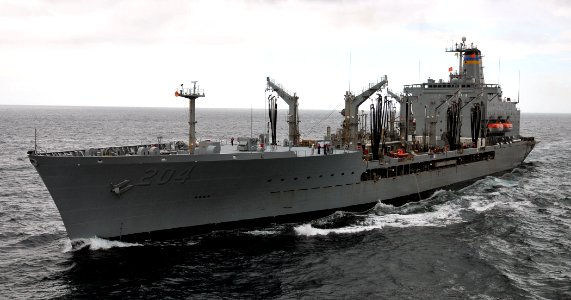 US Navy 110317-N-ZS026-010 The Military Sealift Command fleet replenishment oiler USNS Rappahannock (T-AO 204) pulls alongside the amphibious assau