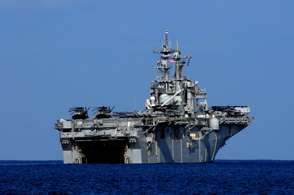 US Navy 110326-N-RC734-221 USS Boxer (LHD 4) transits the Indian Ocean during well deck operations