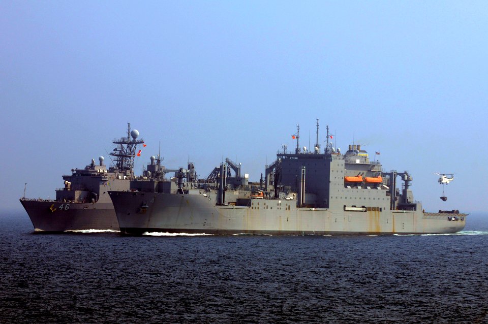 US Navy 110331-N-6692A-081 The Military Sealift Command dry cargo and ammunition ship USNS Richard E. Byrd (T-AKE 4) and the amphibious dock landin