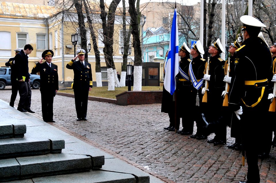 US Navy 110414-N-ZB612-010 Chief of Naval Operations (CNO) Adm. Gary Roughead salutes during a welcoming ceremony at Russian Federation Navy headqu