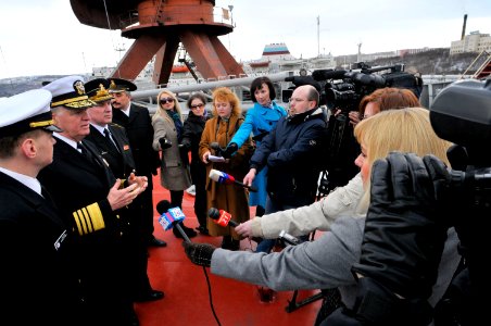 US Navy 110415-N-ZB612-463 Chief of Naval Operations (CNO) Adm. Gary Roughead answers questions from media aboard the Russian Federation Navy nucle