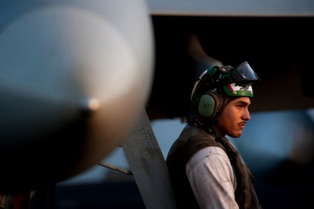 US Navy 110418-N-DR144-434 Aviation Machinist's Mate 2nd Class Noel Alvarez, assigned to Strike Fighter Squadron (VFA) 25