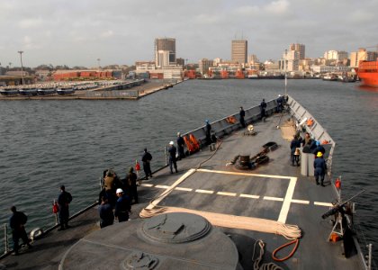 US Navy 110420-N-HI707-027 The guided-missile frigate USS Robert G. Bradley (FFG 49) arrives in Dakar, Senegal, for a port visit as part of Africa