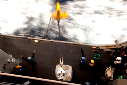 US Navy 110425-N-QP268-109 Sailors assigned to the deck department of the amphibious dock landing ship USS Whidbey Island (LSD 41) release steady l photo