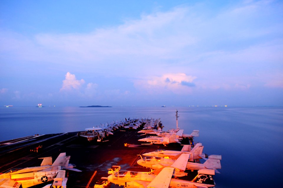 US Navy 110429-N-IC111-038 USS Ronald Reagan (CVN 76) transits the Strait of Malacca