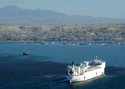 US Navy 110430-N-NY820-273 The Military Sealift Command hospital ship USNS Comfort (T-AH 20) is anchored off Paita, Peru during a Continuing Promis