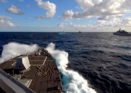 US Navy 110503-N-ZI300-212 The guided-missile destroyer USS Nitze (DDG 94) is underway in formation with ships