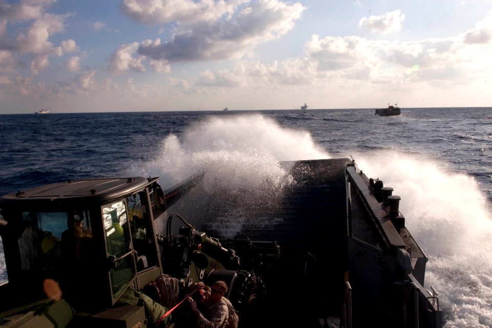 US Navy 110507-N-QP268-079 Landing Craft Utility (LCU) 1644 makes its approach to USS Bataan (LHD 5) during an amphibious training exercise