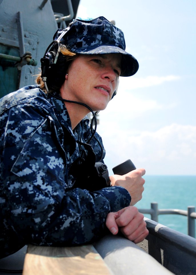 US Navy 110430-N-OY473-043 Yeoman 2nd Class Carleen Yates, assigned to the amphibious dock landing ship USS Carter Hall (LSD 50), operates a sound