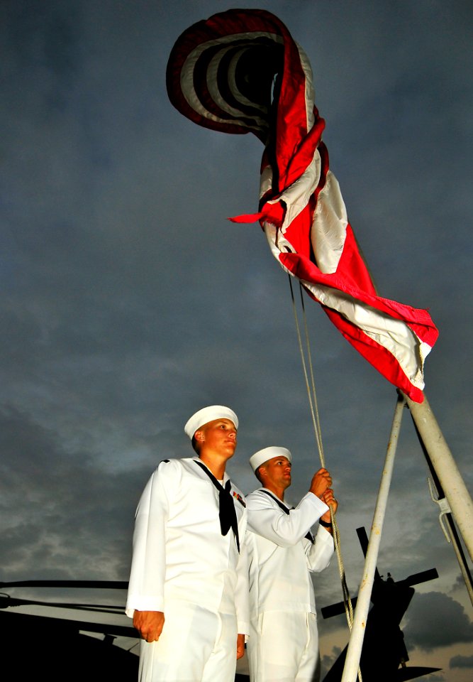 US Navy 110508-N-KB563-223 Aviation Boatswain's Mate (Handling) Airman Kyle Hanson, left, and Aviation Boatswain's Mate (Handling) Airman Ronnie Br
