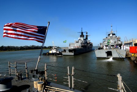 US Navy 110508-N-ZI300-026 USS Boone (FFG 28) is moored in Rio Grande, Brazil, with Brazilian naval frigates Bosisio (F 48), left, and Independenci