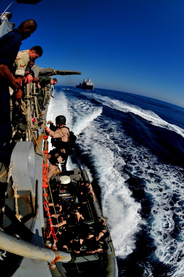 US Navy 110514-N-XO436-306 Marines assigned to the San Antonio-class amphibious transport dock ship USS Mesa Verde (LPD 19) disembark from the Arle