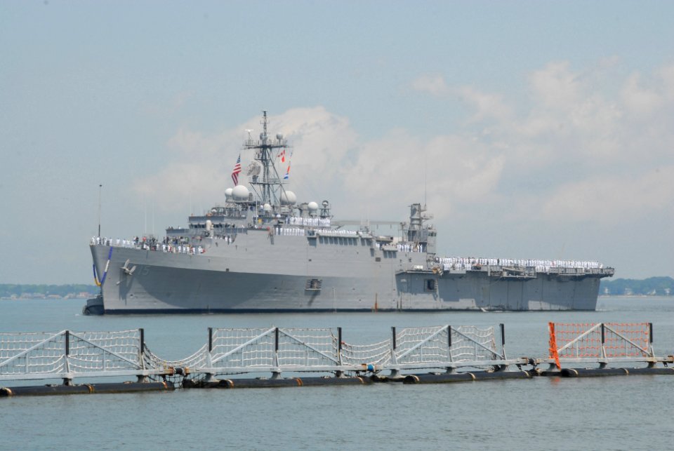 US Navy 110516-N-VK779-150 Sailors and Marines man the rails as the amphibious transport dock ship USS Ponce (LPD 15) returns to Naval Station Norf