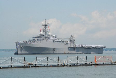 US Navy 110516-N-VK779-150 Sailors and Marines man the rails as the amphibious transport dock ship USS Ponce (LPD 15) returns to Naval Station Norf