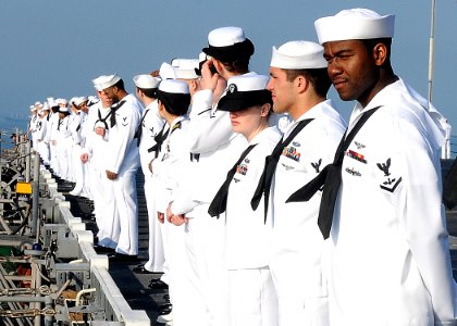 US Navy 110516-N-2908M-004 Sailors man the rails as the amphibious assault ship USS Kearsarge (LHD 3) returns to Naval Station Norfolk