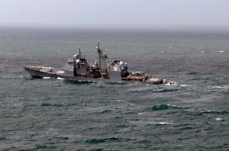 US Navy 110520-N-QL471-296 The guided-missile cruiser USS Gettysburg (CG 64) is underway in high seas