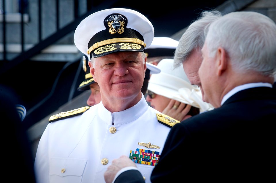 US Navy 110527-N-ZB612-018 Chief of Naval Operations (CNO) Adm. Gary Roughead speaks with Secretary of Defense the Honorable Robert M. Gates during