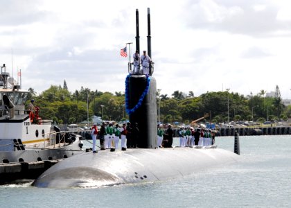 US Navy 110531-N-UK333-122 The Los Angeles-class attack submarine USS Charlotte (SSN 766) returns to Joint Base Pearl Harbor-Hickam after a schedul
