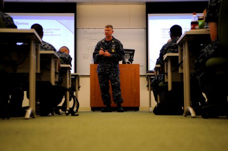 US Navy 110606-N-AD372-120 Master Chief Petty Officer of the Navy (MCPON) Rick D. West speaks with Sailors attending the Navy Medicine Training Cen