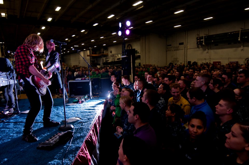 US Navy 110609-N-BT887-787 Switchfoot performs aboard USS John C. Stennis (CVN 74)