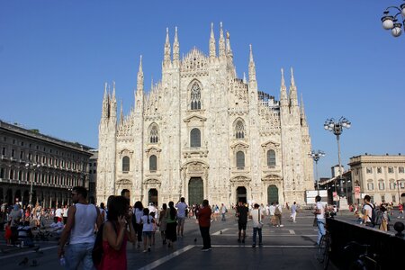 Center cathedral monument