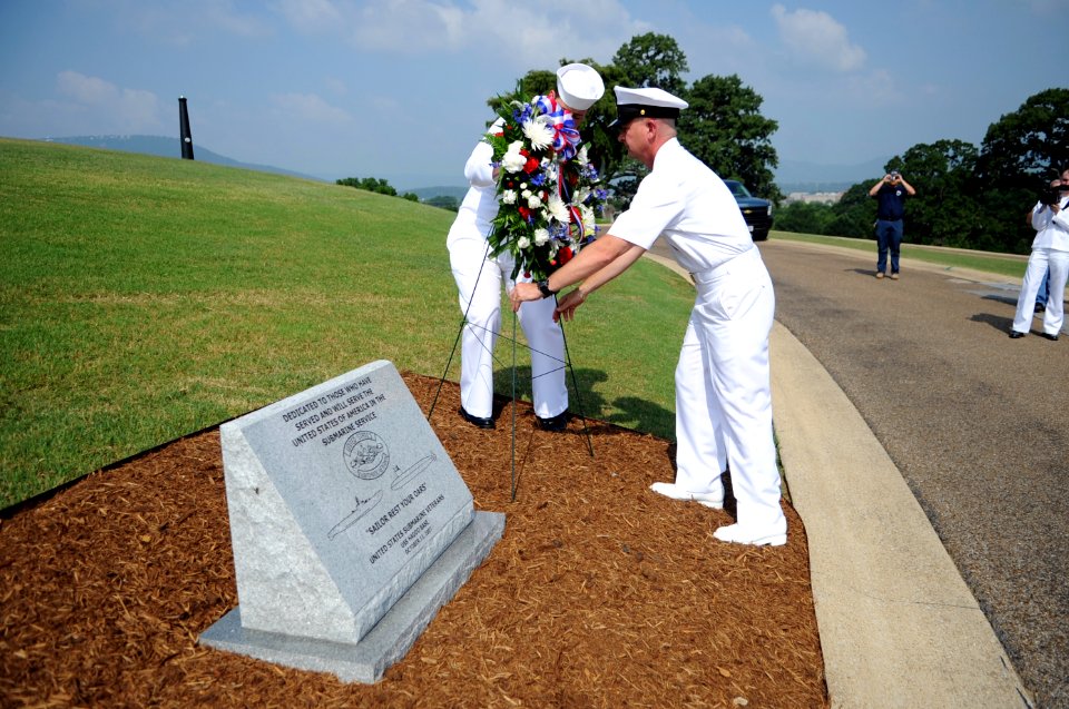 US Navy 110613-N-AD372-468 Master Chief Petty Officer of the Navy (MCPON) Rick D. West places a wreath honoring submarine veterans at Chattanooga N