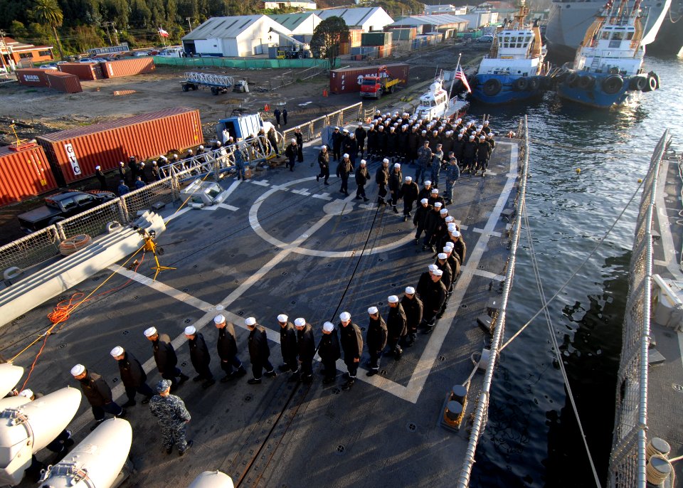 US Navy 110613-N-ZI300-016 More than 100 Chilean navy recruits, called grumetes, board the guided-missile frigate USS Boone (FFG 28) for a tour
