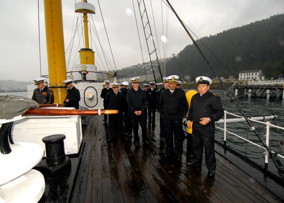 US Navy 110615-N-ZI300-006 Officers assigned to the guided-missile frigate USS Boone (FFG 28) are taught the history of the Chilean naval ship, Mon