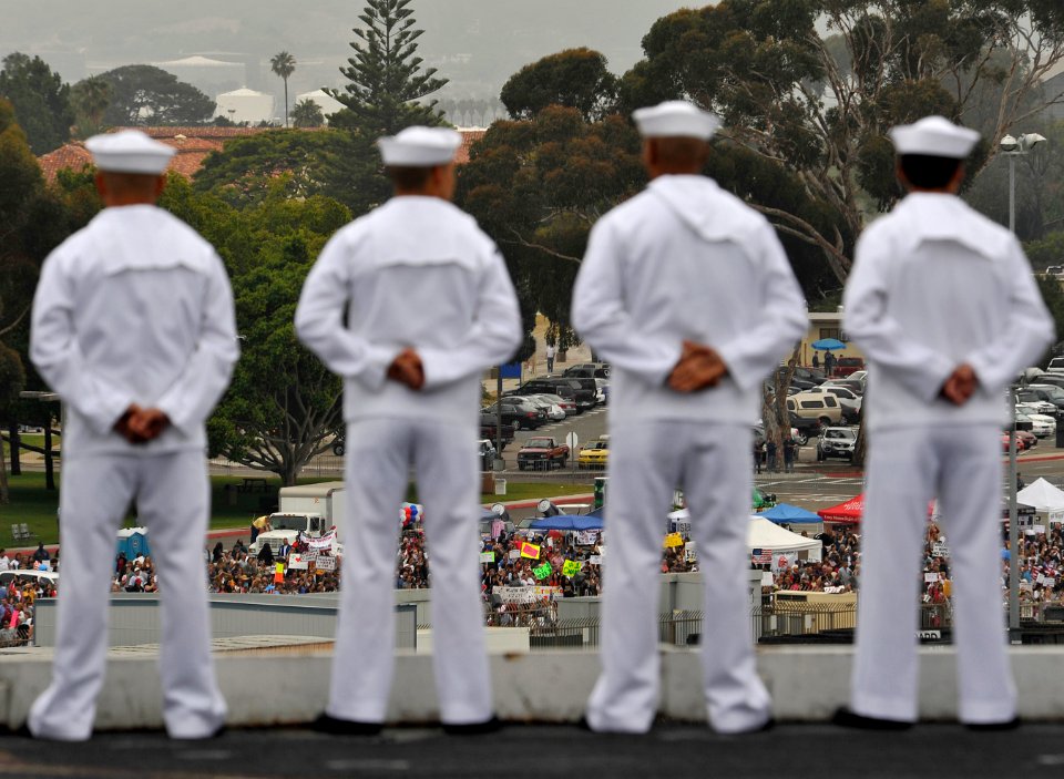 US Navy 110615-N-DR144-667 Sailors man the rails as the Nimitz-class aircraft carrier USS Carl Vinson (CVN 70) returns to homeport at Naval Base Co